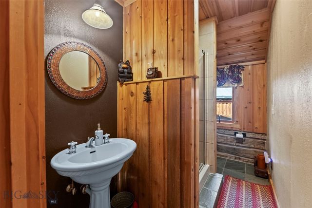 192 Mountain Brook Road, Livingston, MT 59047