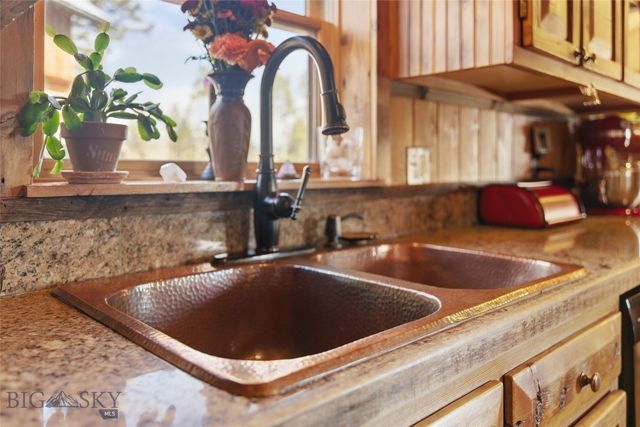 192 Mountain Brook Road, Livingston, MT 59047