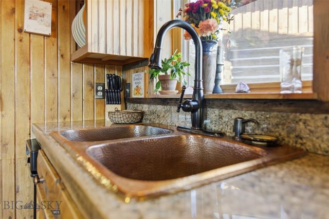 192 Mountain Brook Road, Livingston, MT 59047