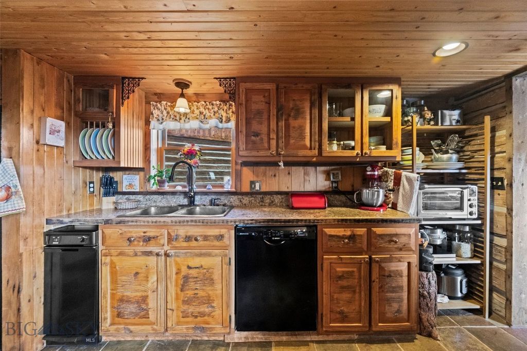 192 Mountain Brook Road, Livingston, MT 59047 photo 6