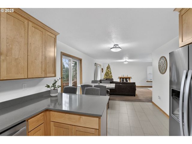 831 VIRGINIA Cir, Clatskanie, OR 97016