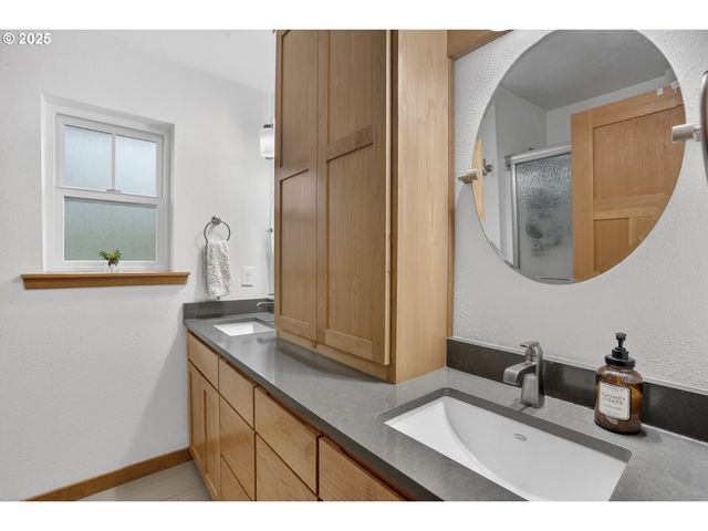 831 VIRGINIA Cir, Clatskanie, OR 97016