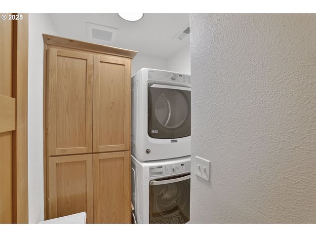 831 VIRGINIA Cir, Clatskanie, OR 97016