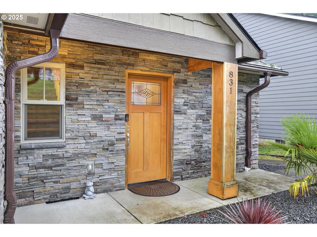831 VIRGINIA Cir, Clatskanie, OR 97016