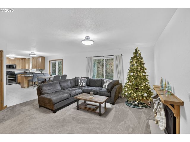 831 VIRGINIA Cir, Clatskanie, OR 97016