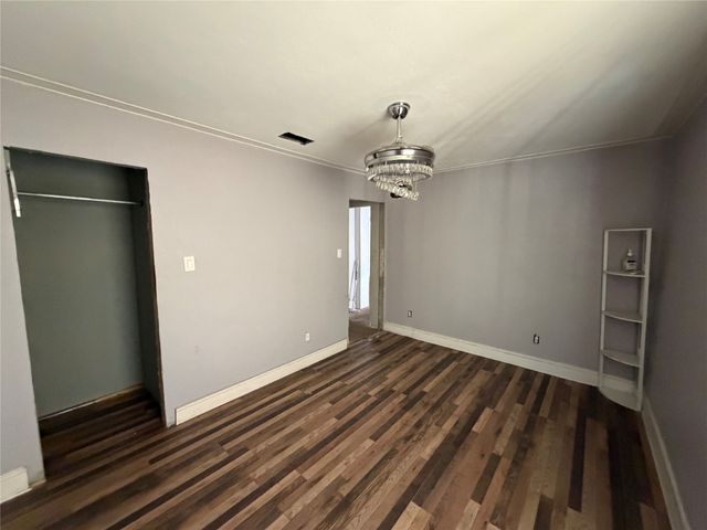 8222 Wes hodges Road, Dallas, TX 75217