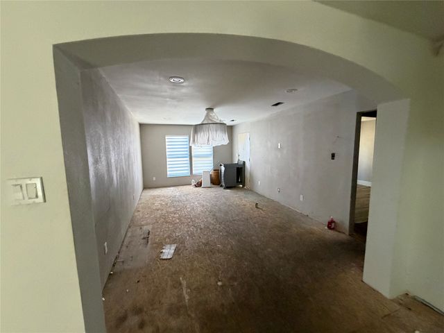 8222 Wes hodges Road, Dallas, TX 75217