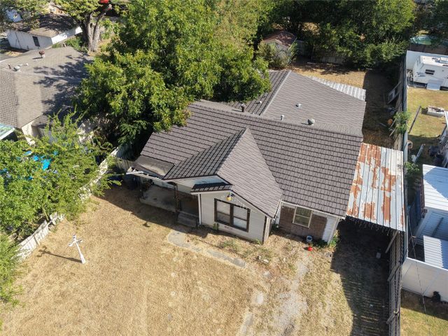 8222 Wes hodges Road, Dallas, TX 75217