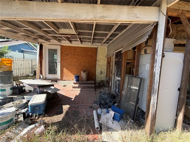 8222 Wes hodges Road, Dallas, TX 75217