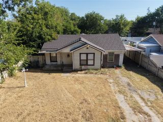 8222 Wes hodges Road, Dallas, TX 75217