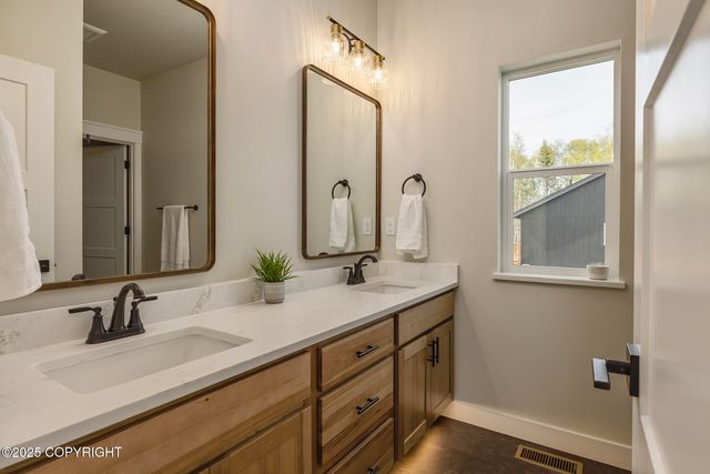 10404 E Heartland Loop, Palmer, AK 99645