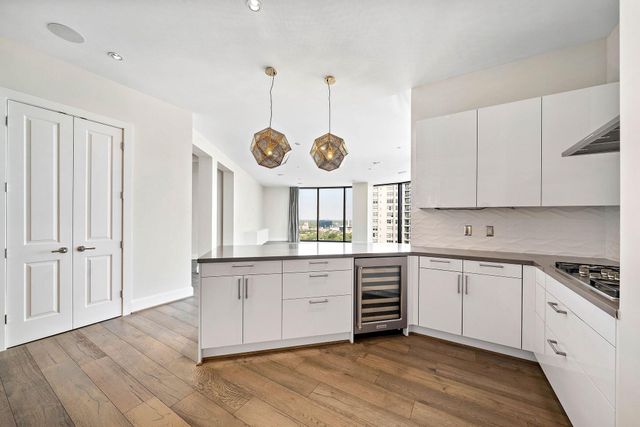 1409 Post Oak Boulevard 1602, Houston, TX 77056