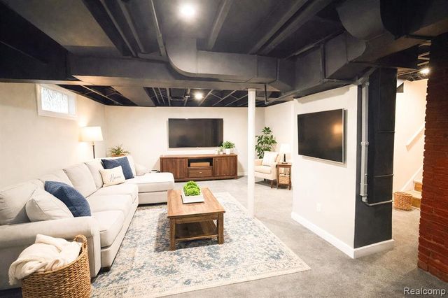 11108 Maxwell Avenue, Warren, MI 48089