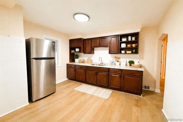 11108 Maxwell Avenue, Warren, MI 48089