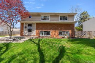 22646 Candace Drive, Rockwood, MI 48173