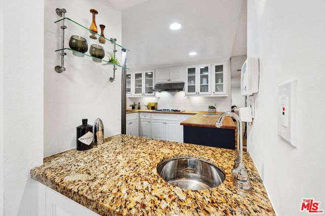 11687 Bellagio Road 3, Los Angeles, CA 90049