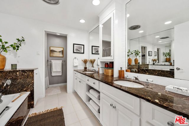 11687 Bellagio Road 3, Los Angeles, CA 90049