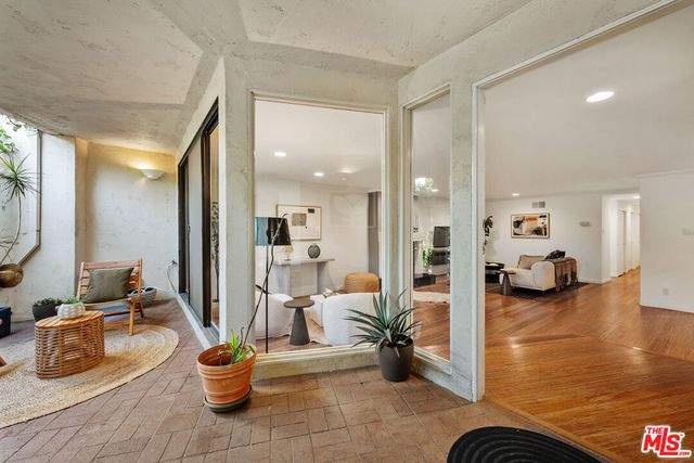 11687 Bellagio Road 3, Los Angeles, CA 90049