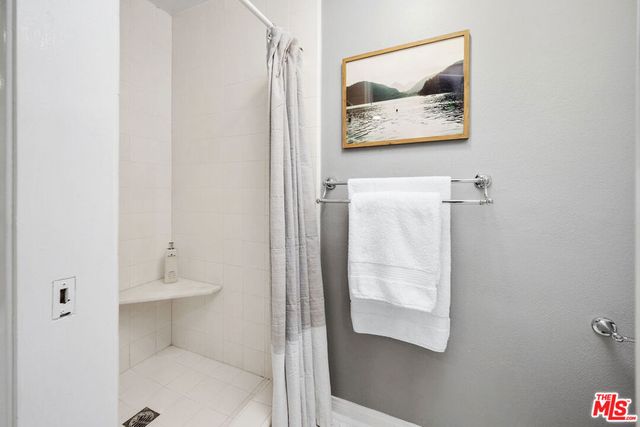 11687 Bellagio Road 3, Los Angeles, CA 90049