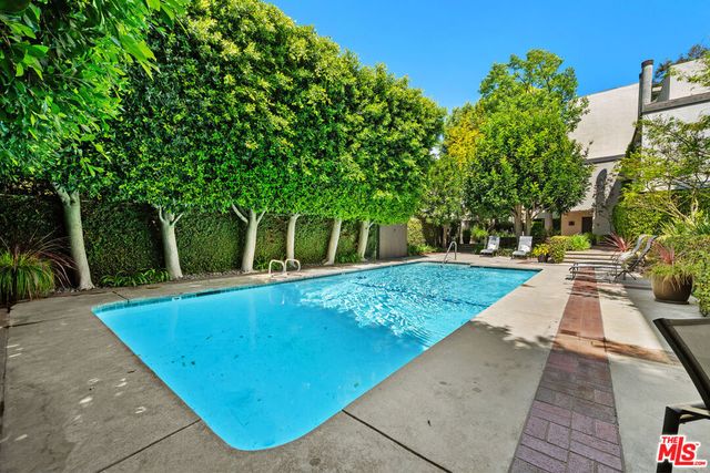 11687 Bellagio Road 3, Los Angeles, CA 90049