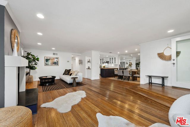 11687 Bellagio Road 3, Los Angeles, CA 90049