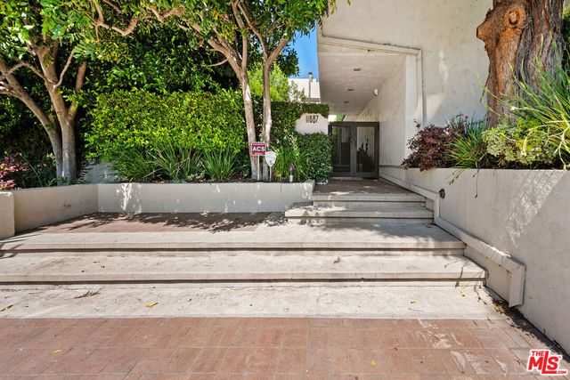 11687 Bellagio Road 3, Los Angeles, CA 90049