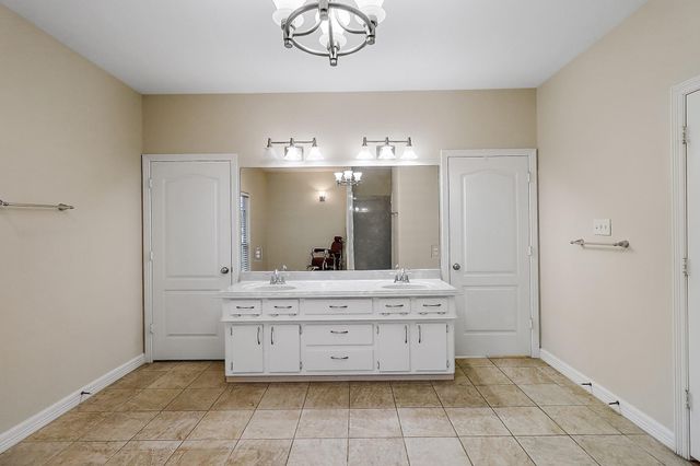 4521 W Bayshore Road A, Anahuac, TX 77514