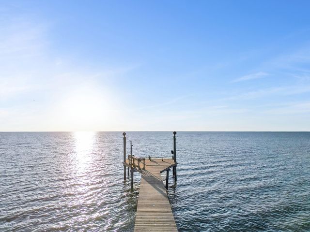 4521 W Bayshore Road A, Anahuac, TX 77514