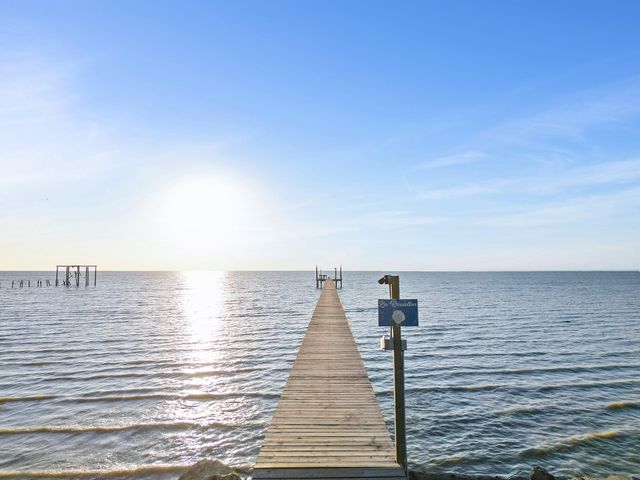 4521 W Bayshore Road A, Anahuac, TX 77514