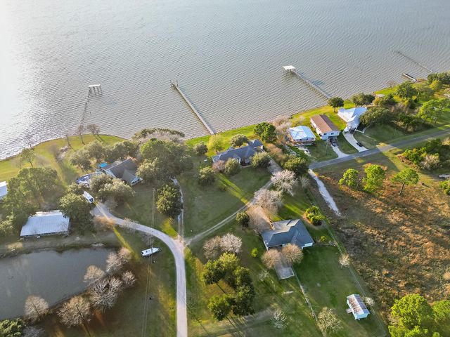 4521 W Bayshore Road A, Anahuac, TX 77514