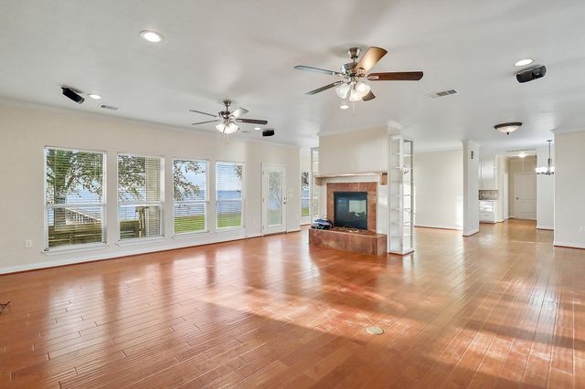 4521 W Bayshore Road A, Anahuac, TX 77514