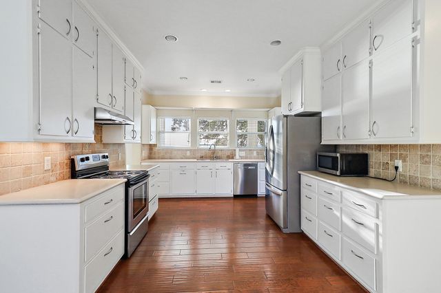 4521 W Bayshore Road A, Anahuac, TX 77514