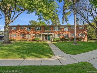 1245 Derby Road 7, Birmingham, MI 48009