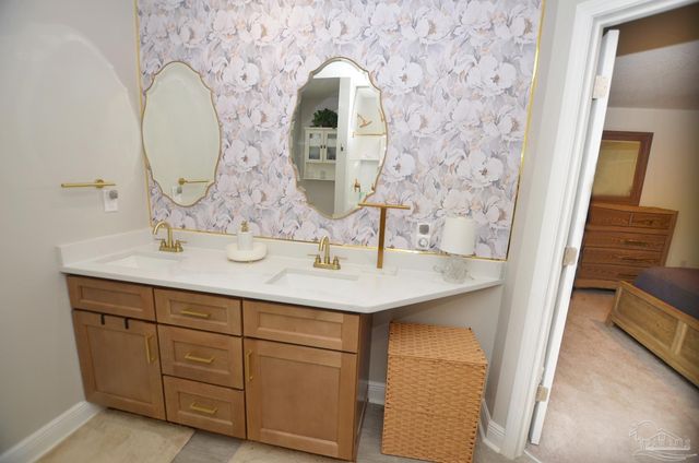 6618 Angle Rd, Navarre, FL 32566