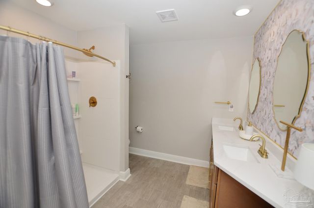 6618 Angle Rd, Navarre, FL 32566