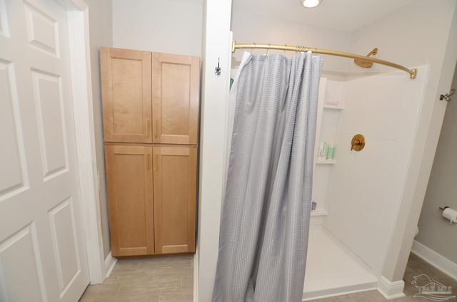 6618 Angle Rd, Navarre, FL 32566