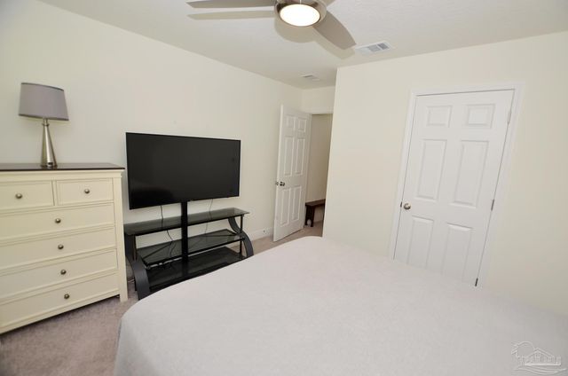 6618 Angle Rd, Navarre, FL 32566