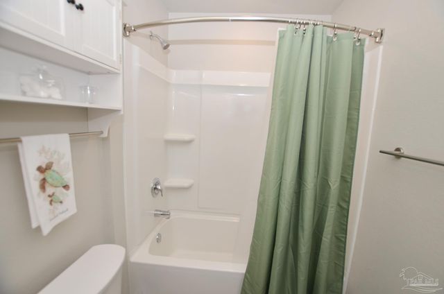 6618 Angle Rd, Navarre, FL 32566