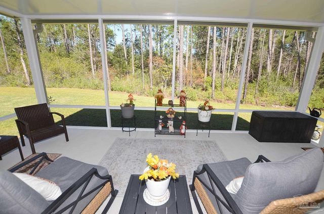 6618 Angle Rd, Navarre, FL 32566