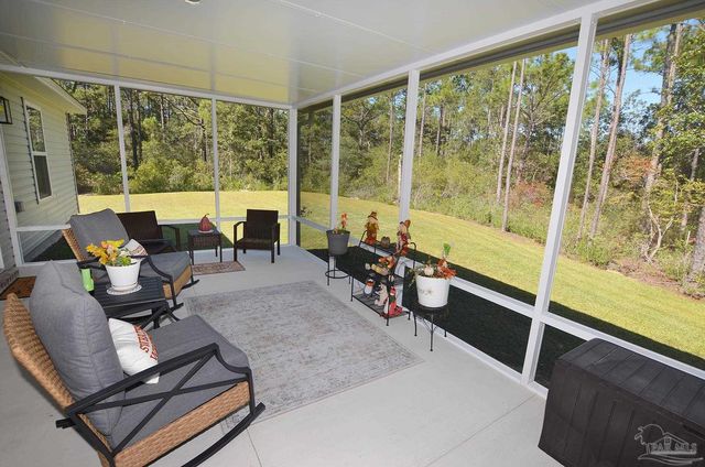 6618 Angle Rd, Navarre, FL 32566