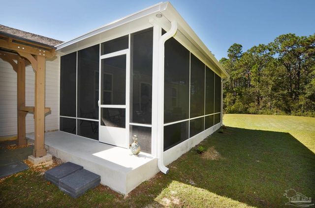 6618 Angle Rd, Navarre, FL 32566