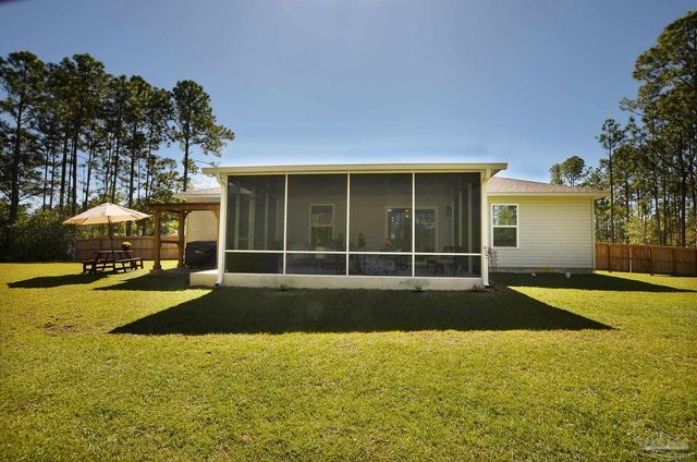 6618 Angle Rd, Navarre, FL 32566