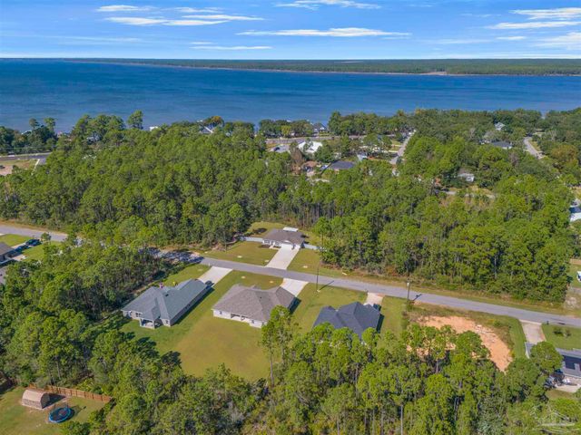 6618 Angle Rd, Navarre, FL 32566