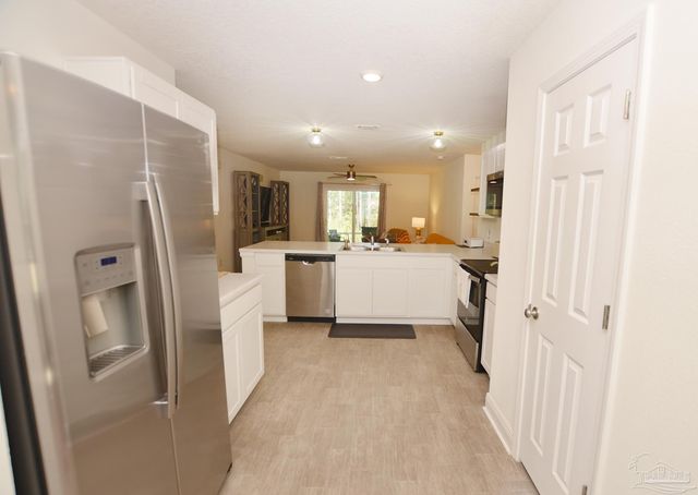 6618 Angle Rd, Navarre, FL 32566