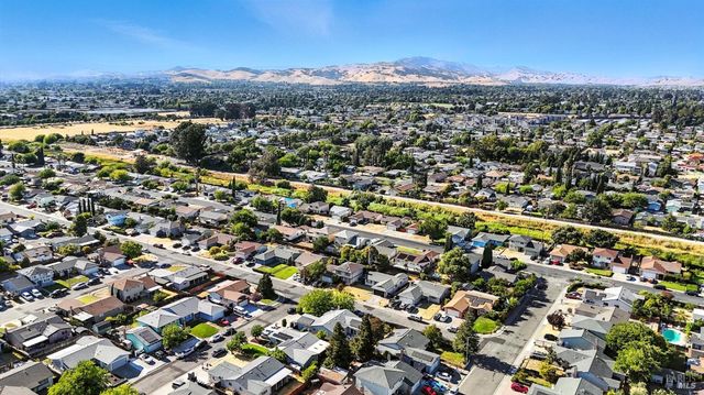 829 Tree Duck Way, Suisun City, CA 94585