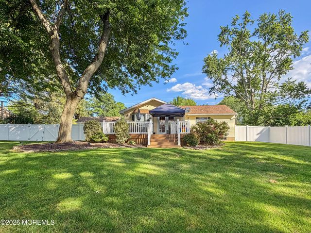 6 Aaron Avenue, Howell, NJ 07731