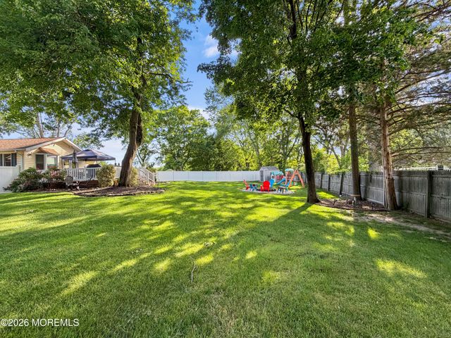 6 Aaron Avenue, Howell, NJ 07731