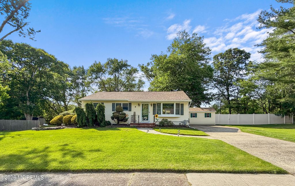 6 Aaron Avenue, Howell, NJ 07731
