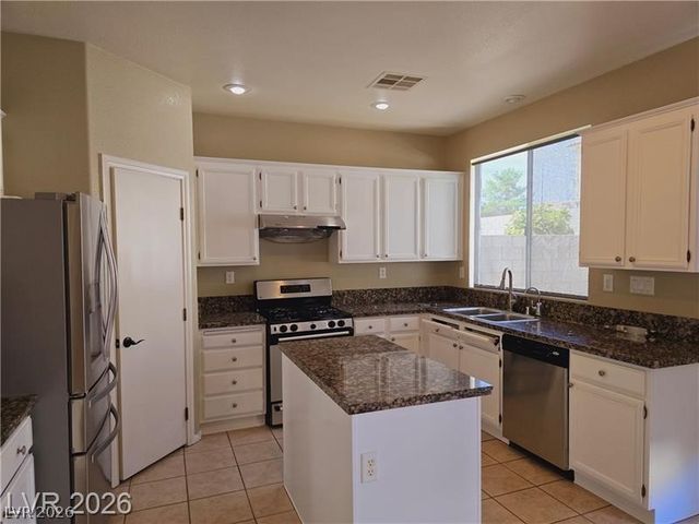 9862 Shadow Grove Avenue, Las Vegas, NV 89148