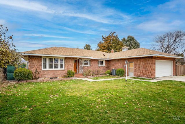 3322 N Mountain View Dr, Boise, ID 83704